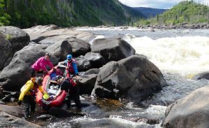 NafukovacÃ­ kajaky a kanoe na Å™ece Moisie