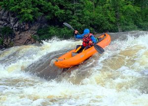 NafukovacÃ­ kajaky a kanoe na Å™ece Moisie